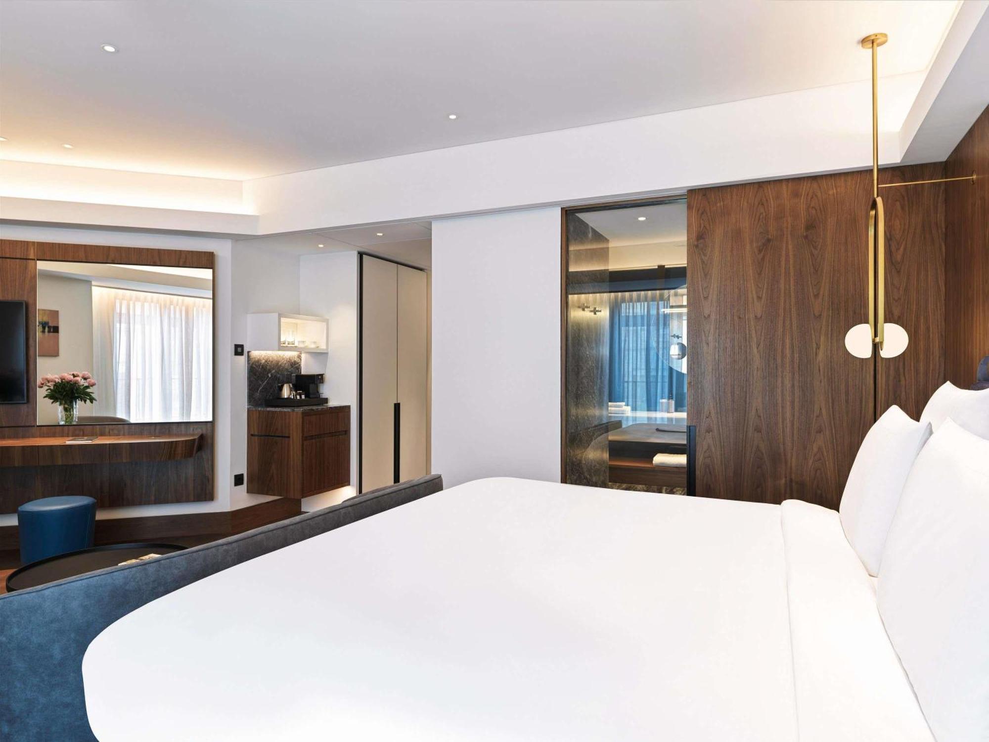 Junior King Suite