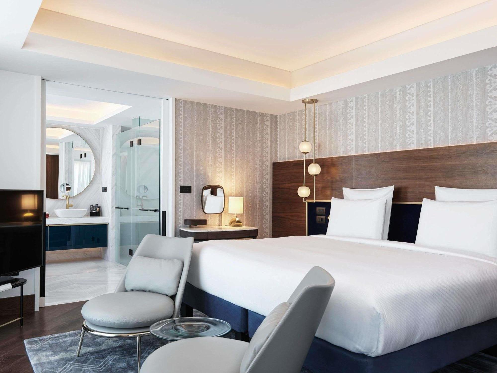 Junior King Suite